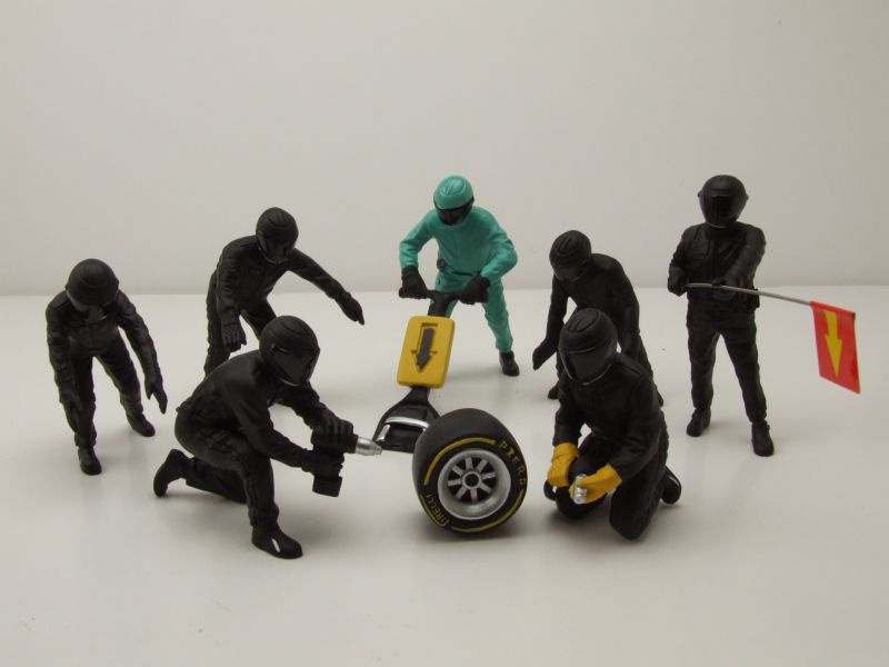 Figuren Set 1 Formel 1 F1 Pit Crew Mechaniker 2020 silber (7 Stück) für 1:18  Modelle American Diorama, 66,95 €