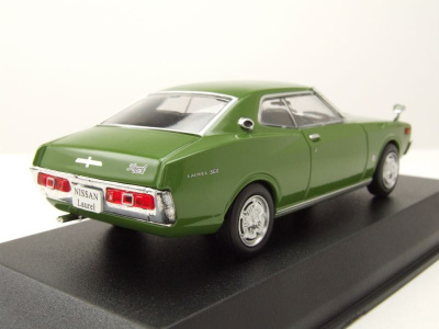 Nissan Laurel Hard Top 2000 1972 grün Modellauto...