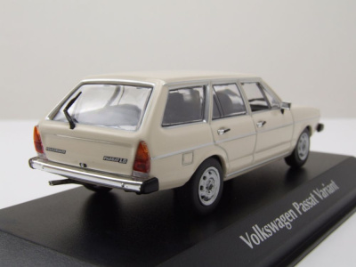 VW Passat Variant Kombi 1975 weiß Modellauto 1:43...