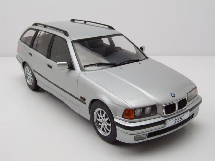 BMW 3er (E36) 1995 silber – MCG 1:18 Metall – Supercars Modellauto