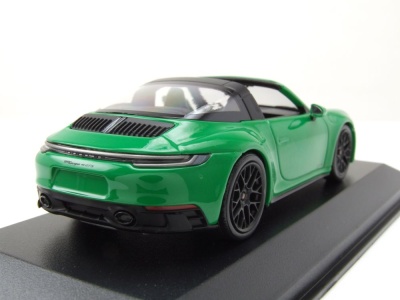 Porsche 911 992 Targa 4 GTS 2022 grün Modellauto...