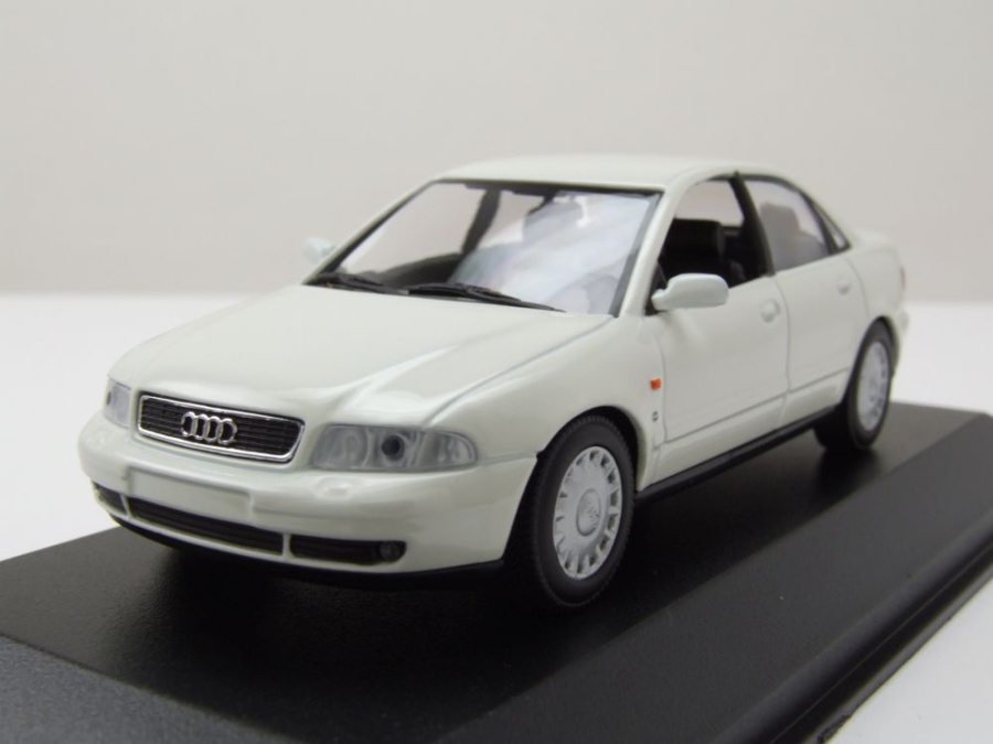 Modellauto Audi A4 1995 weiß bei Modellautocenter, 37,50 €