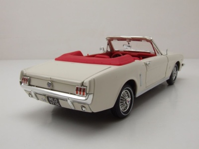 Ford Mustang Convertible 1964 creme James Bond 007...